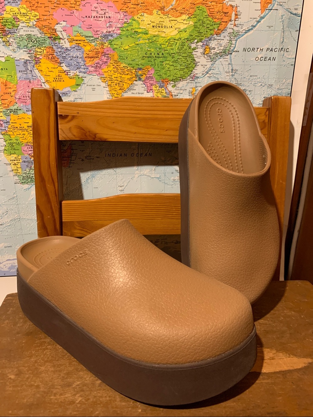 Crocs Dylan Platform Clog - Picture 6 of 9